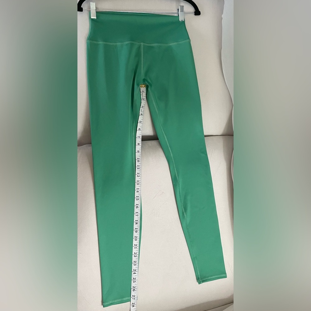 Alo Yoga NWOT 7/8 High Waisted Airlift Leggings Lettuce Green Size L - Picture 6 of 9